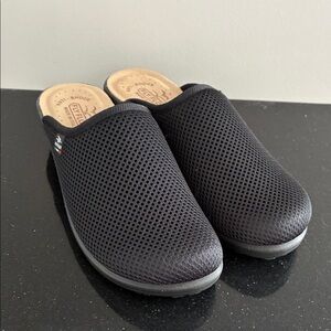 NWOT Fly Fot Slip On Mesh Clogs